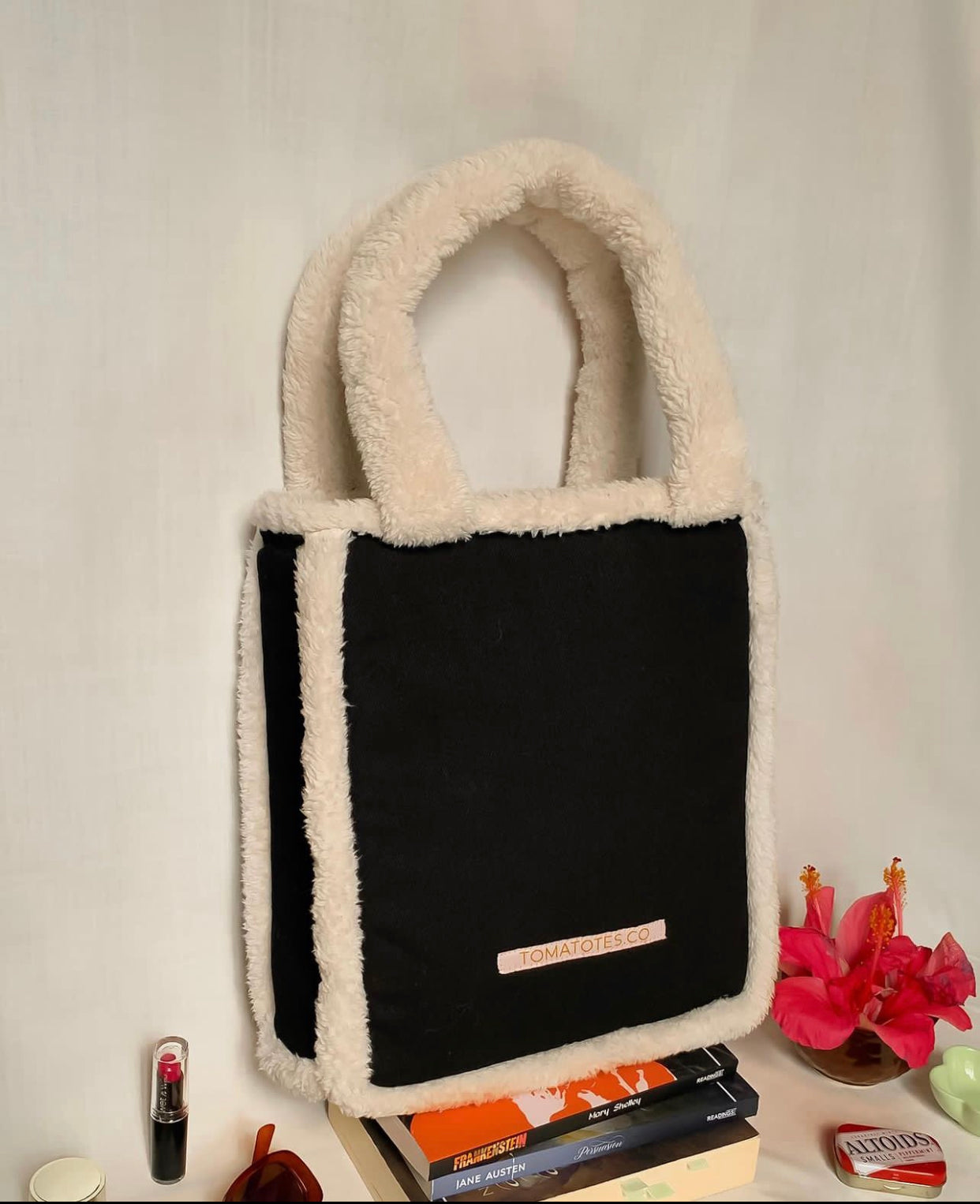 Black tote with Offwhite Fur